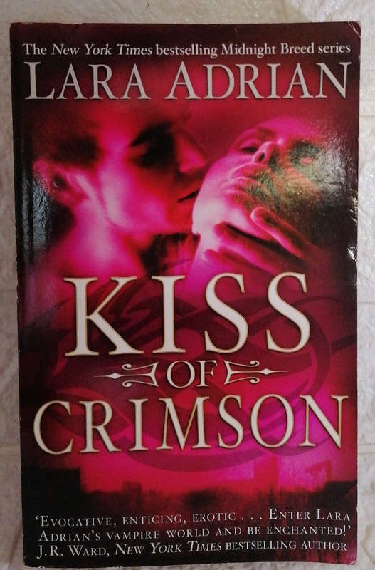 Kiss of Crimson (Midnight Breed, #2) (Lara Adrian)