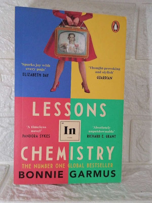 Lessons in Chemistry (Vivian Garmus )