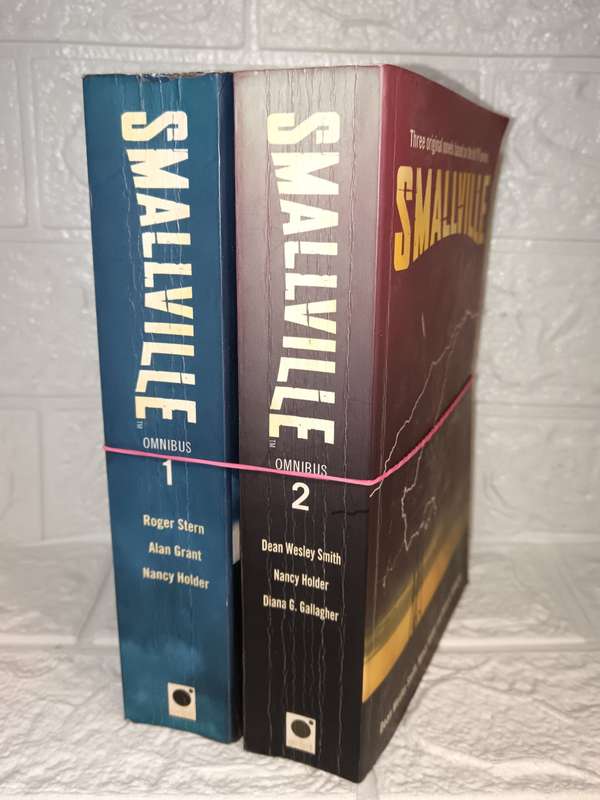 Smallville Omnibus Volumes 1 & 2
