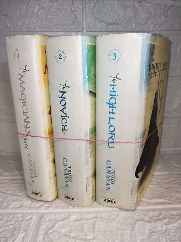 The Black Magician Trilogy (Books 1 - 3) (Trudi Canavan)