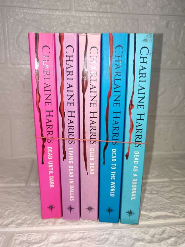 True Blood Series / The Sookie Stackhouse Series (Books 1 - 5) (Charlaine Harris)