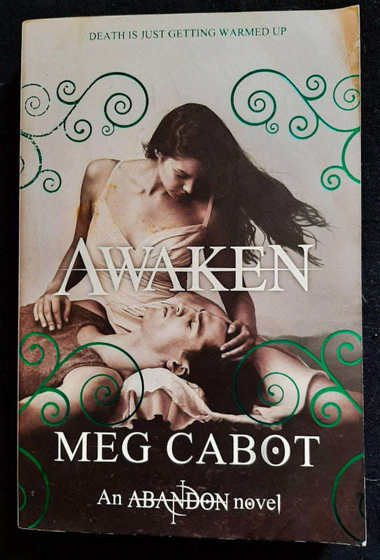 Awaken (Abandon #3) (Meg Cabot)