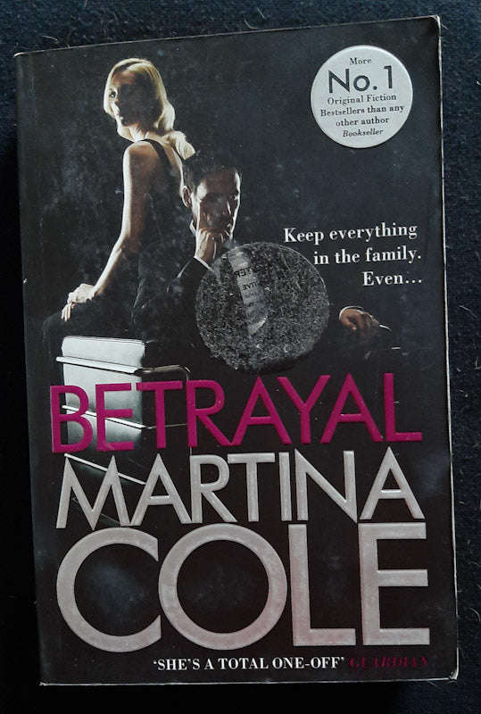 Betrayal (Martina Cole)