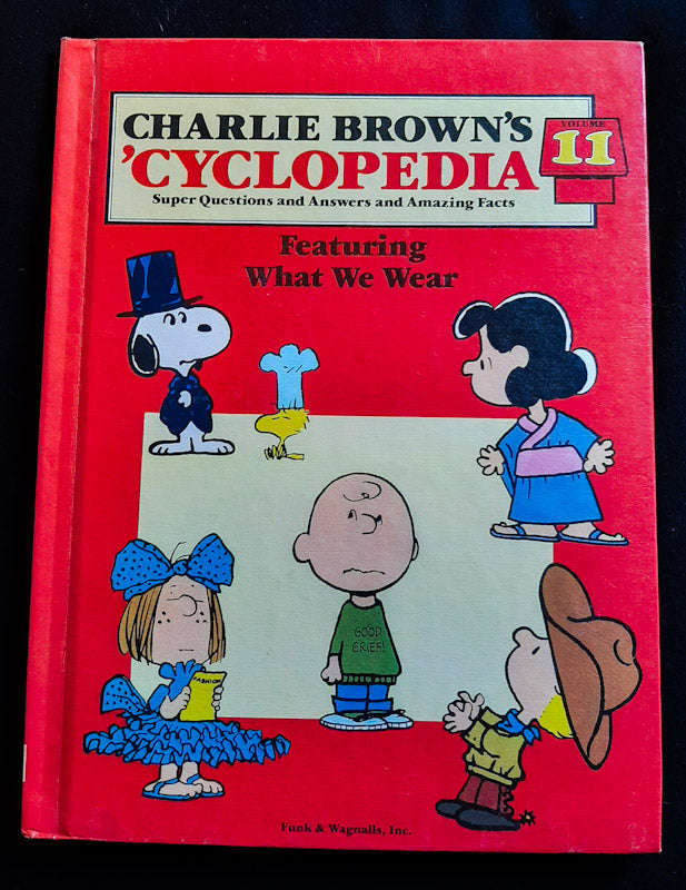 Charlie Brown'S Encyclopedia Featuring What We Wear (Extra Large Hardcover)