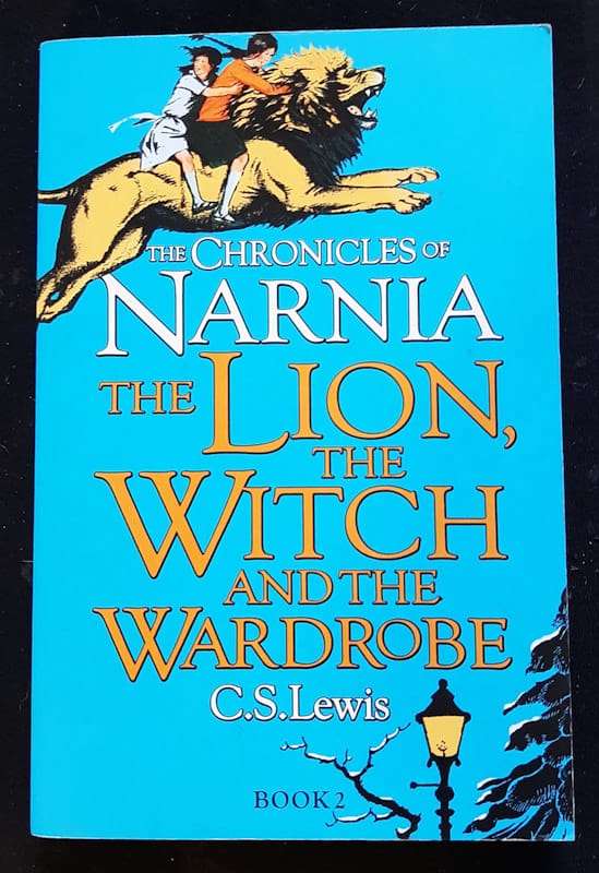 The Lion, The Witch, And The Wardrobe (The Chronicles Of Narnia #2) (C.S. Lewis)