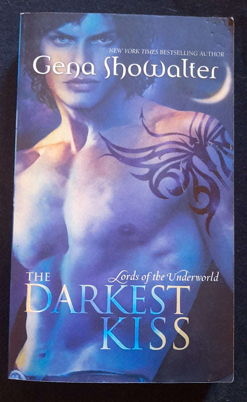 The Darkest Kiss (Lords Of The Underworld #2) (Gena Showalter)