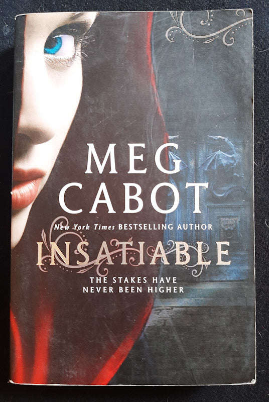 Insatiable (Insatiable #1) (Meg Cabot)