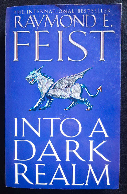 Into a Dark Realm (The Darkwar Saga #2) (Raymond E. Feist)