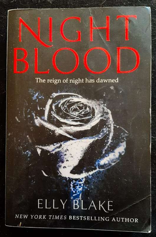 Nightblood (Frostblood Saga #3) (Elly Blake)