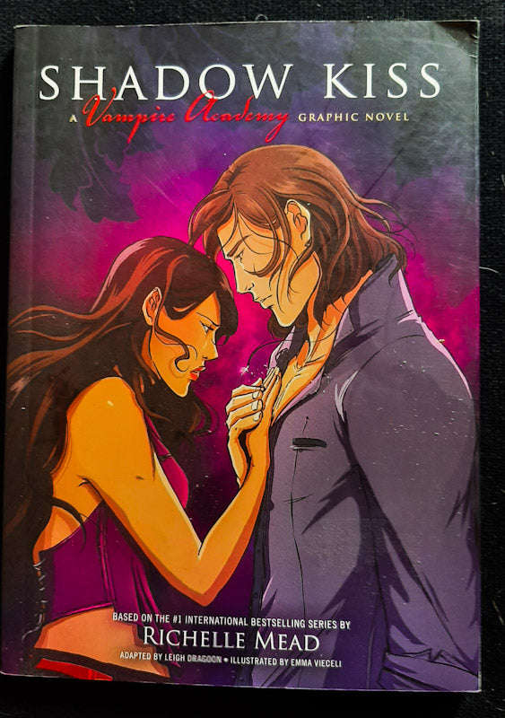 Shadow Kiss (Vampire Academy: The Graphic Novel #3) (Richelle Mead)