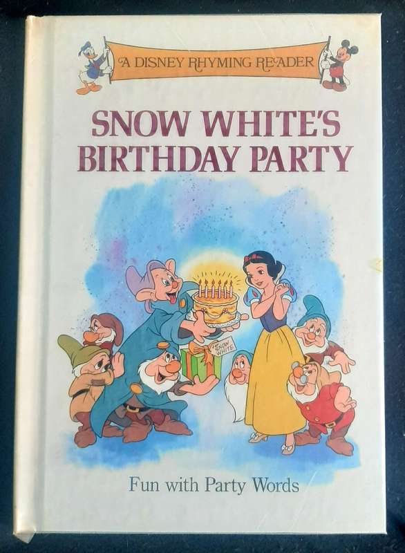 A Disney Rhyming Reader: Snow white's birthday party