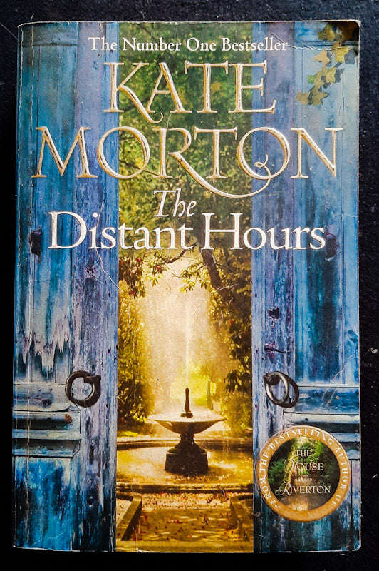 The Distant Hours (Kate Morton)