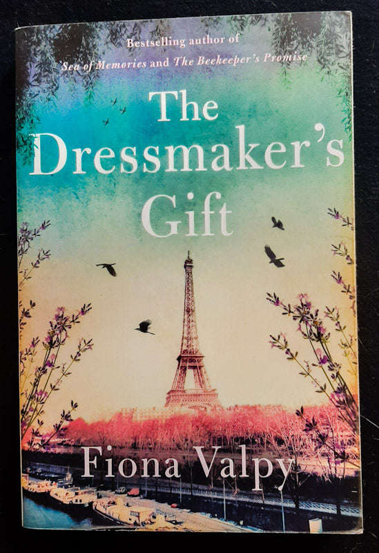 The Dressmaker'S Gift (Fiona Valpy )