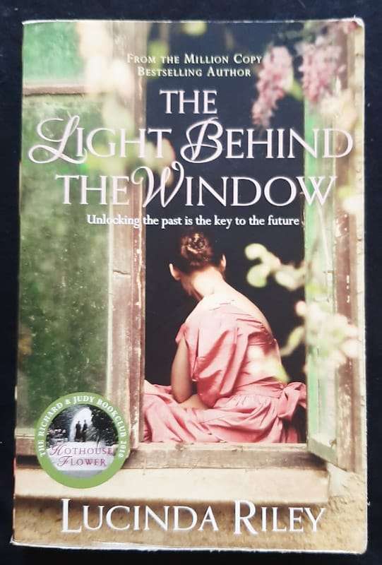 The Light Behind the Window (Lucinda Riley)