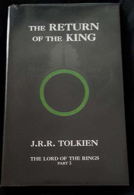 The Return of the King (Middle Earth #3) (J.R.R. TOLKIEN)