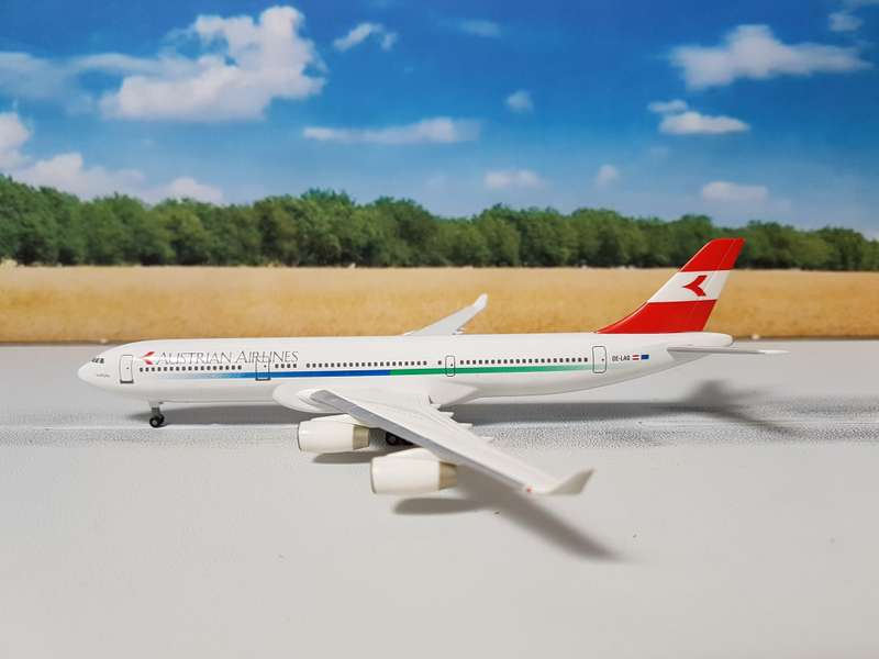Airbus A340-223 Austrian Airlines Herpa 1:400