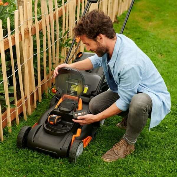 Worx 20V.40V Cordless Lawn Mower & Weed Eater Combo Kit - WG927E