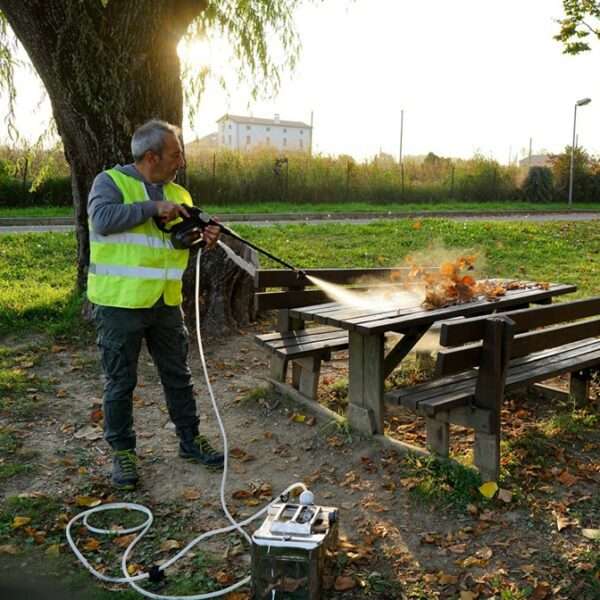 Worx 20V HydroShot High Flow Portable Cleaner - Full Kit - WG633