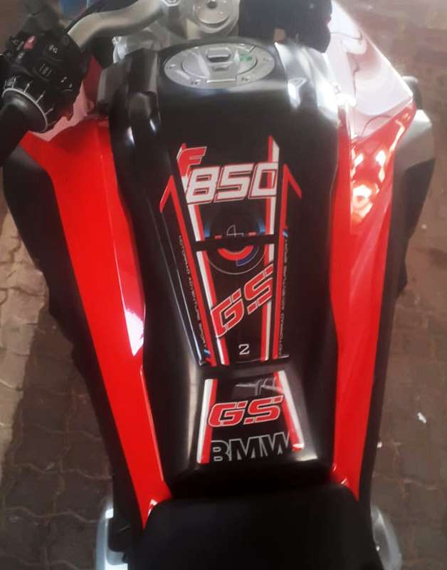 BMW F 850 GS Black Carbon Fibre Motor Bike Tank Pad / Protector