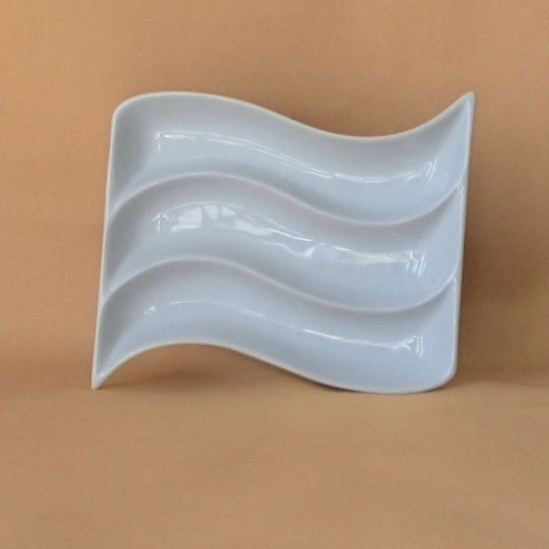 Basic White Wavy Ceramic Snack Dish