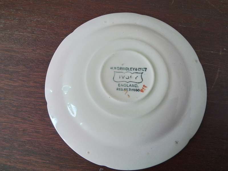 W.H Grindley & Co Ivory 15cm Plate