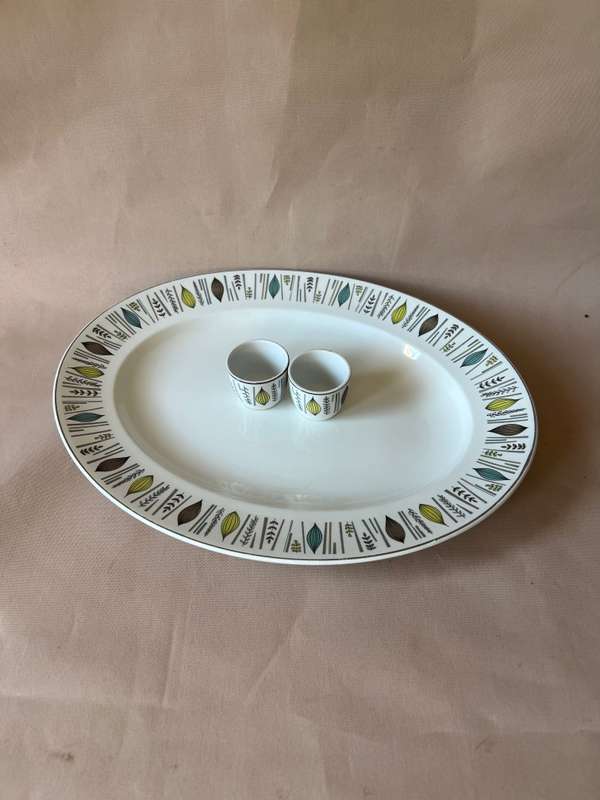 Alfred Meakin Glo White Serving Platter with Sauce Bowls