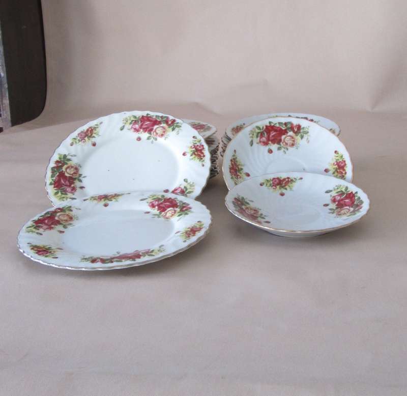 Elegant China English Rose Tea / Dinner Set 39pc