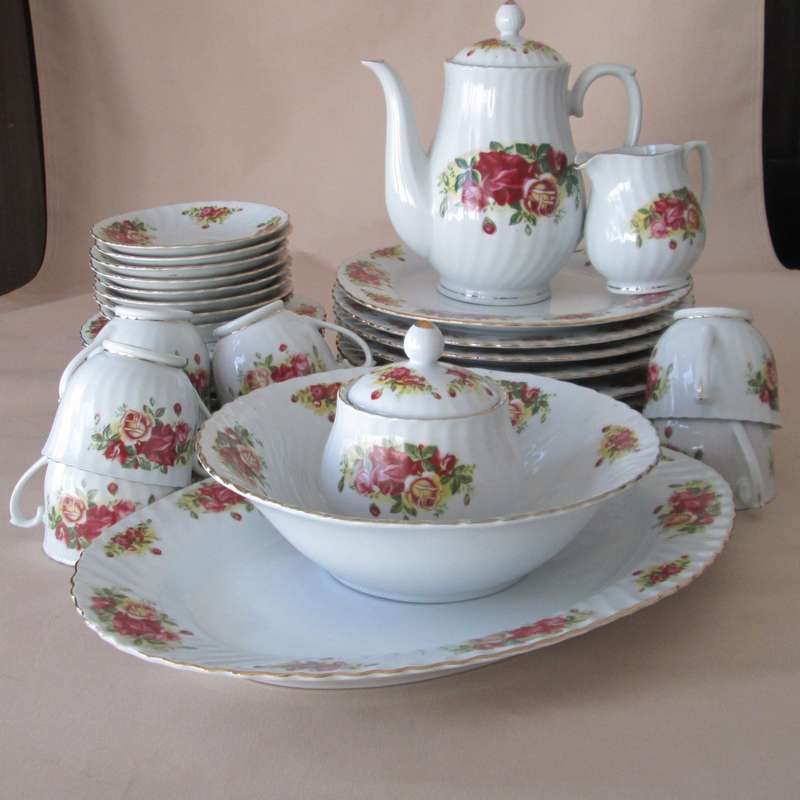 Elegant China English Rose Tea / Dinner Set 39pc