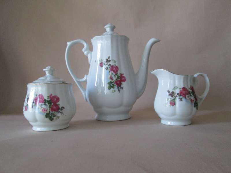 21pc TRISA Porcelain Rose Tea Set