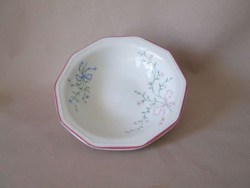 Churchhill  Fine English Staffordshire Bowls