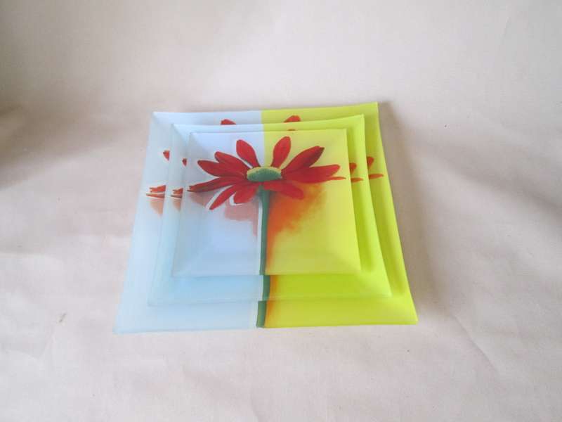 Set of 3 Glass Serving Plates