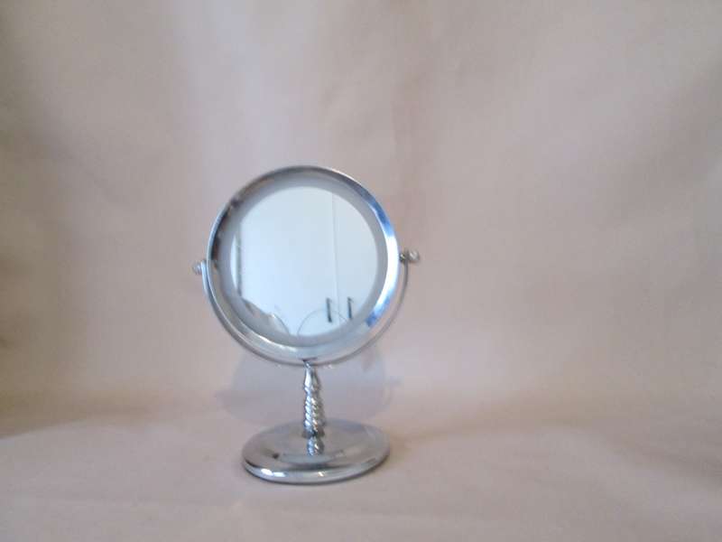 Double Sided Mirror Stand with Built-In Ring Light