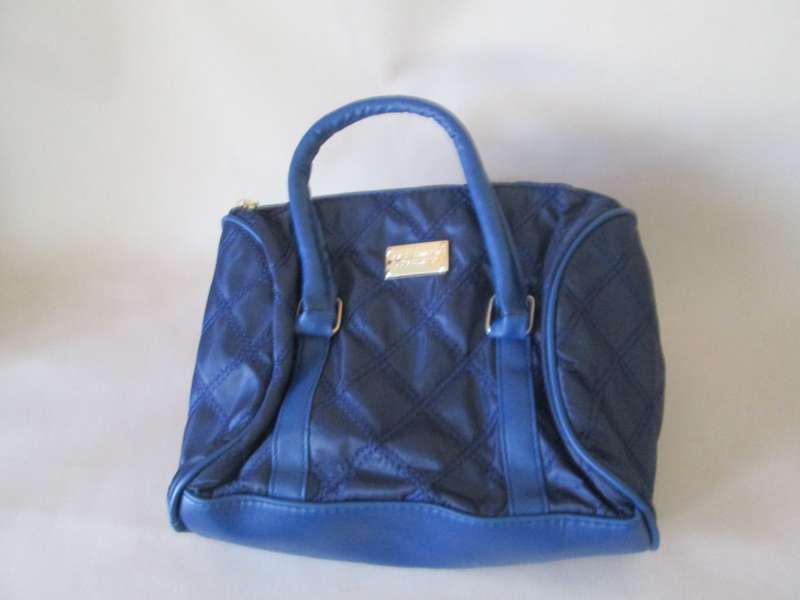 Navy Handbag Gift Set