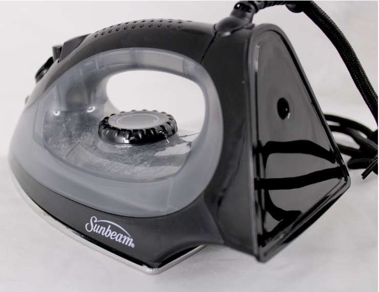Sunbeam 2000W Lightweight Travel Sized Steam Dry & Spray Iron - SSI-018BA