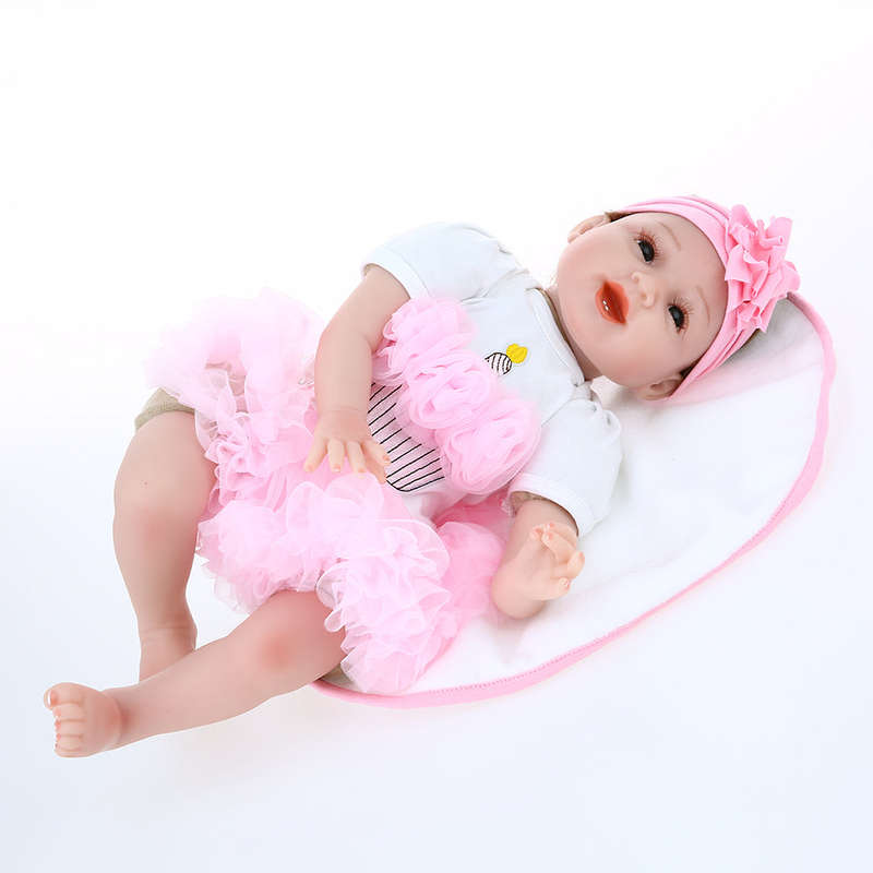 Reborn Baby Doll Girl Silicone Body Eyes Open Smiling Baby Doll With Clothes 22inch 55cm Life