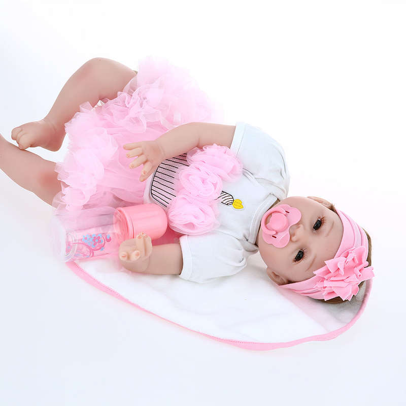 Reborn Baby Doll Girl Silicone Body Eyes Open Smiling Baby Doll With Clothes 22inch 55cm Life