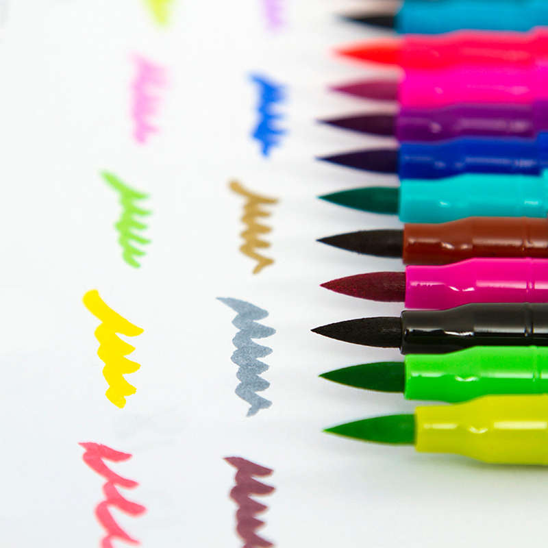 60 Colors Dual Tip Brush Pens Flexible Brush & 0.4mm Fineliner Tip Watercolor Art Markers Set