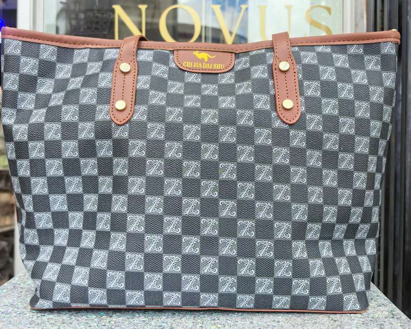Elegant tote Handbag