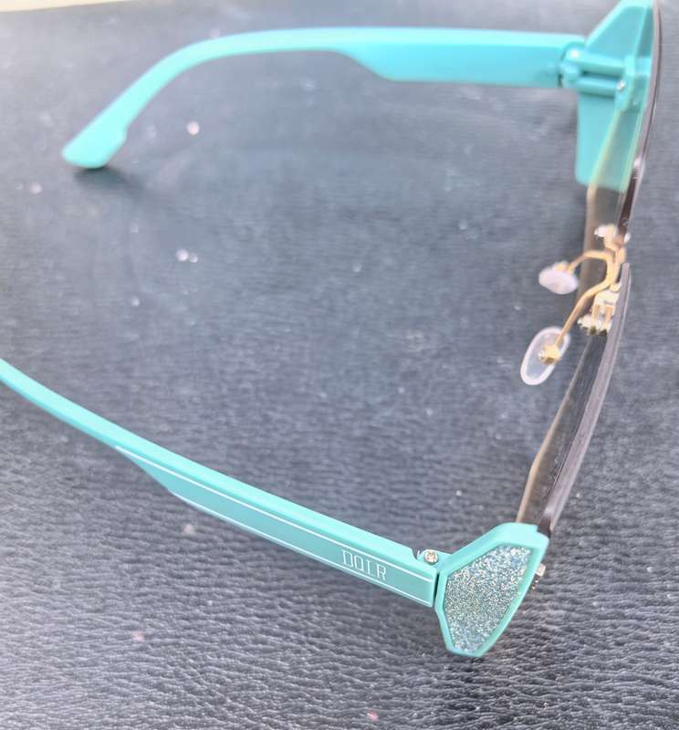 Chic Designer-Inspired Rimless Glasses  Stylish & Elegant
