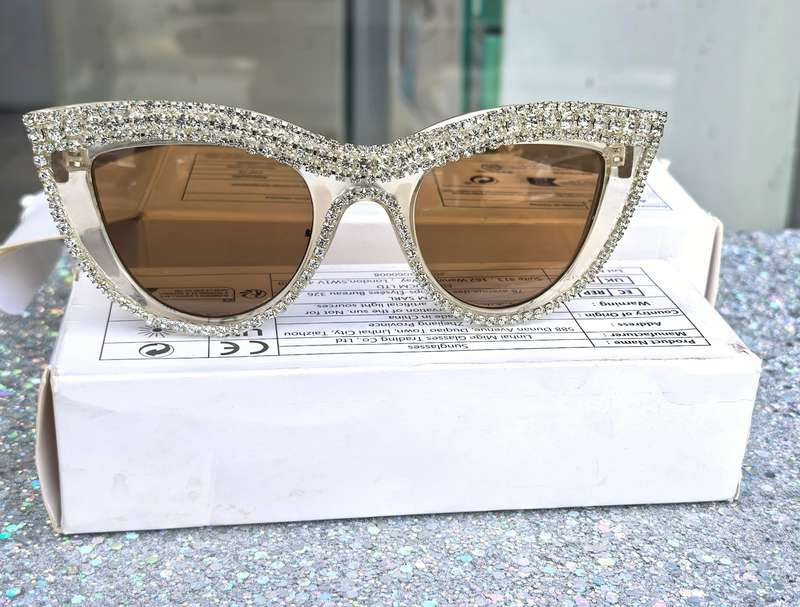 Luxury Rhinestone Cat-Eye Sunglasses  Glamorous & Stylish