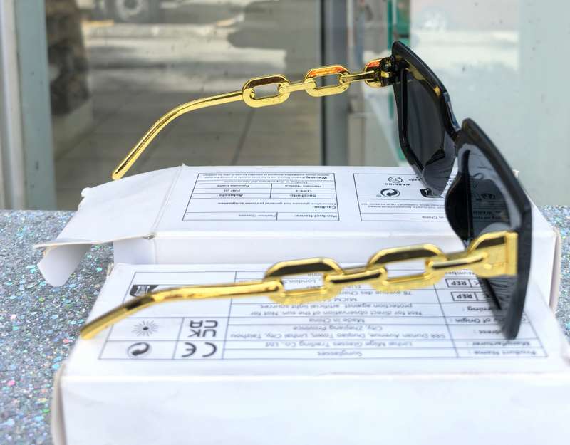bold black oversized square sunglasses!