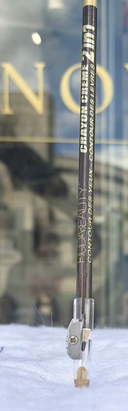 2-in-1 Eye & Lip Liner Pencil  Long-Lasting & Smooth Application