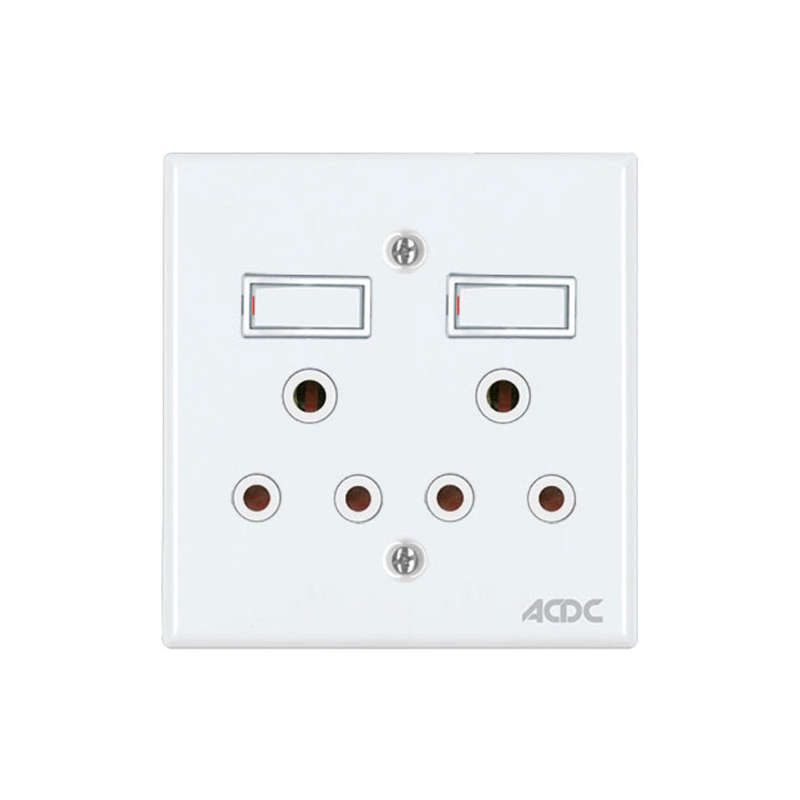 Classic Sockets 4 x 4 2 x 16A Switched Sockets White