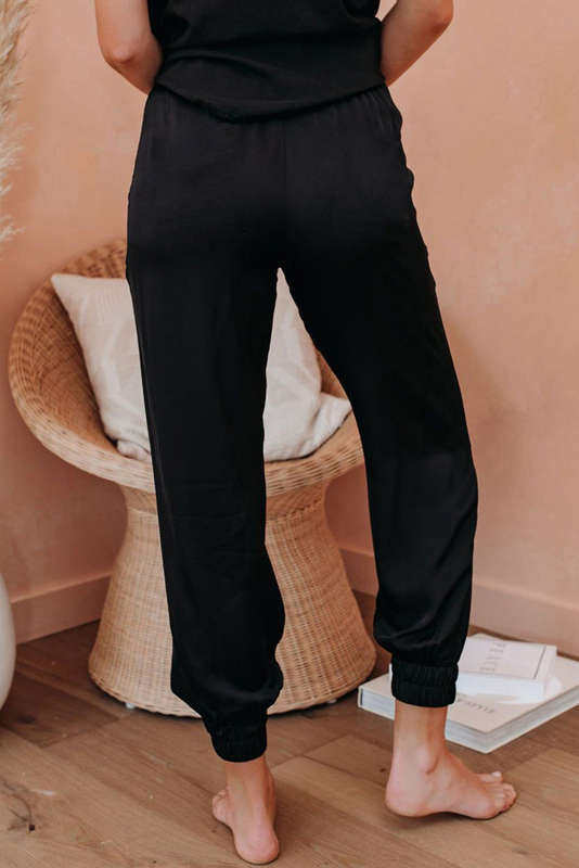 Black Drawstring Elastic Waistband Pocketed Cropped Jogger Pants