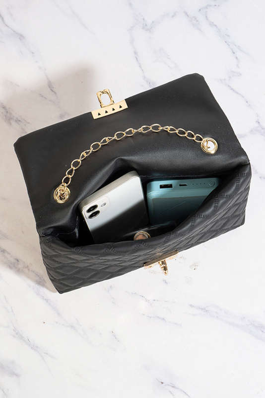 Black Textured PU Leather Gold Chain Buckle Single Shoulder Bag