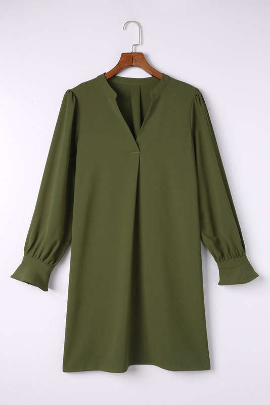 Green Knitted V-Neck Casual Top with Raw Seam Detail