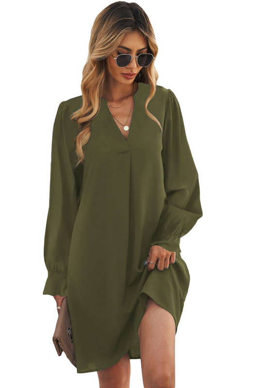 Green Knitted V-Neck Casual Top with Raw Seam Detail
