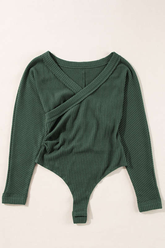 Green Knitted V-Neck Casual Top with Raw Seam Detail