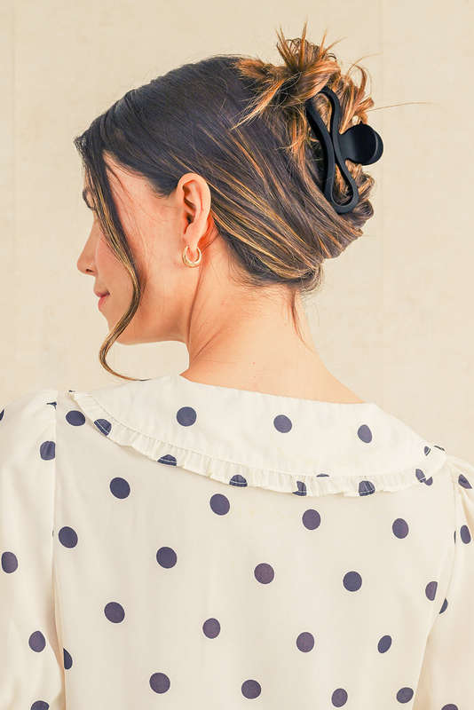 Black Minimalist Wave Shape Matte Hair Claw Clip