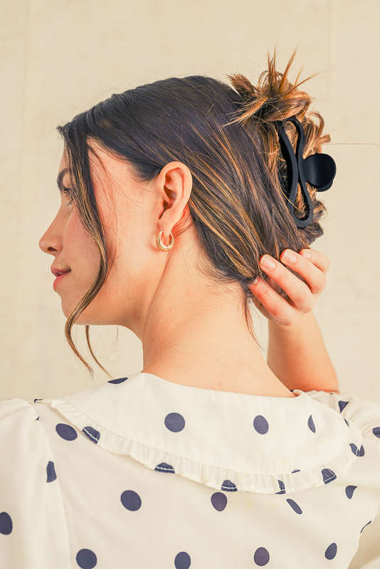 Black Minimalist Wave Shape Matte Hair Claw Clip